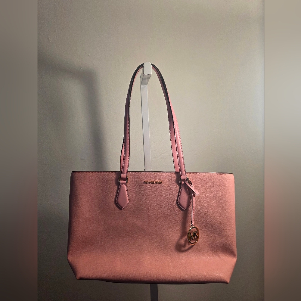 SOLD🚫 Michael Kors Blush Pink Tote TECH-FRIENDLY